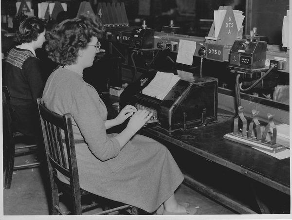 Local room forwarding 1952