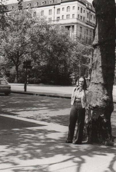 1975 
